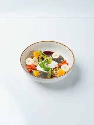 Чиа пудинг с гранолой и фруктами (300г)