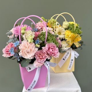 Bolsa con Flores Variadas 