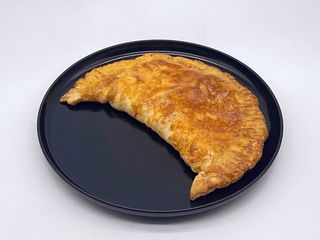 Cheese pie з мисливськими ковбасками