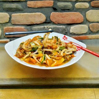 73 Spaghetti Udon con Verdure e Uova