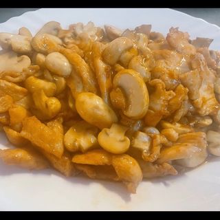 81. Пиле с печурки и моркови (800г)