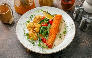 Стейк из сёмги с цветной капустой (380г)