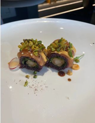 415. Ura maguro nero 8 pezzi