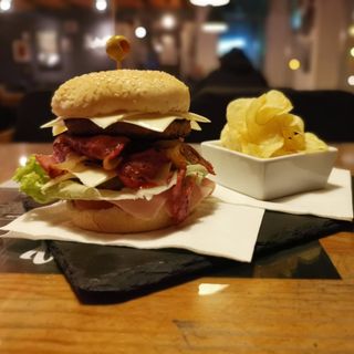 Hambúrguer Duplo ( Vaca ou Frango )