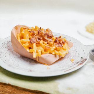 French fries + cheddar e bacon