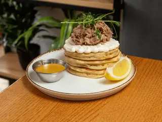 Панкейки з тунцем
