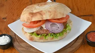 Pljeskavica špikovana 200g