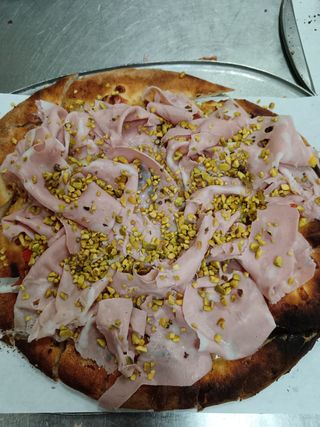 Pizza Bronte - media