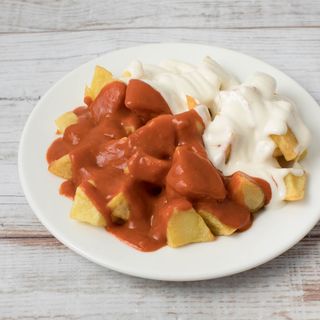 Patatas bravas - alioli - bravioli  