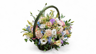 Livadska korpa s cvećem