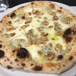 Pizza gorgo e noci