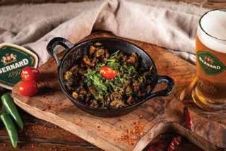 Funghi con cipolla e coriandolo