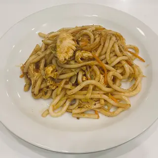 161. Udon saltato con pollo e verdure