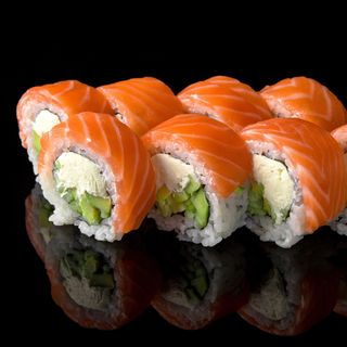 ფილადელფიას + კალიფორნია კრაბი სეზამის მარცვლებით