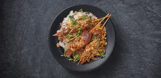 Satay piletina u kikiriki sosu