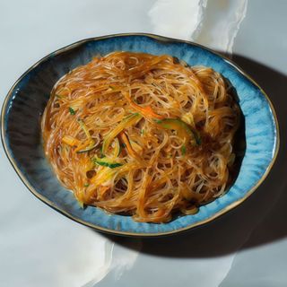 Spaghetti di soia con verdura