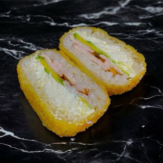 Spring  burger  z  kurczakiem