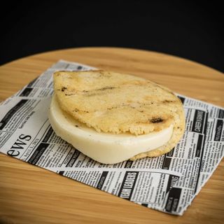 Arepa Catira de Pollo