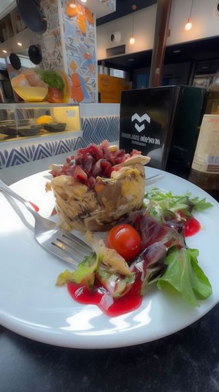 Revuelto de champiñón y setas con jamón ibérico.