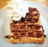 Gofre Con Nutella y Nata