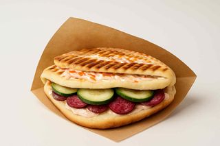 Джоб с луканка и кашкавал