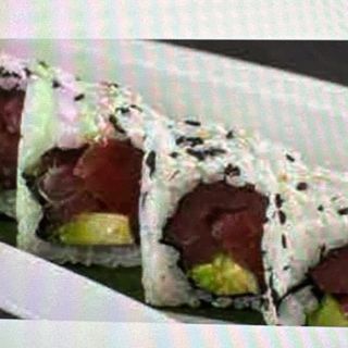 81. Ura tonno avocado