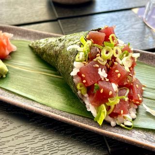 Temaki Cono De Atún Avocado