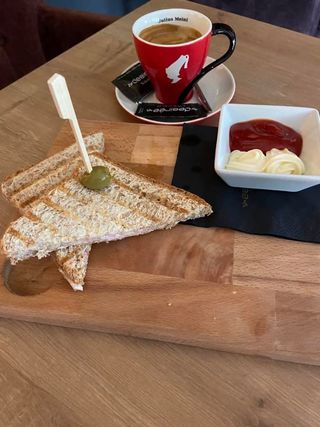 Kava po izboru i tost