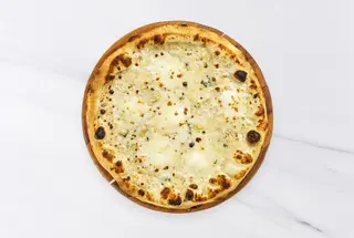 Четыре сыра с копченой скаморцей и горгонзолой