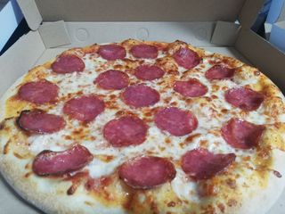 Pizza Salami Ø 32cm