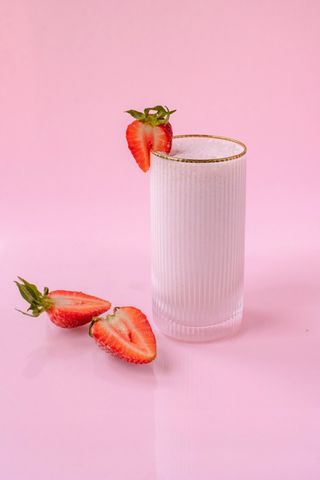 Полуничний молочний коктейль