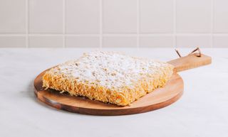 Bolo massa folhada e doce de ovo tradicional