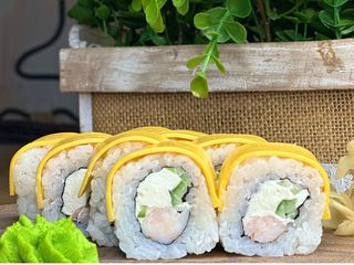 Сирний рол з креветкою (230g)