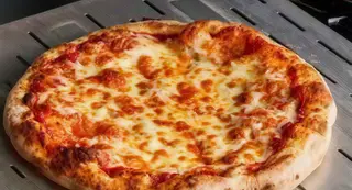 Pizza Napolitana (Familiar)