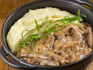 Біфстроганов із ніжного телячого язика (200/100g)