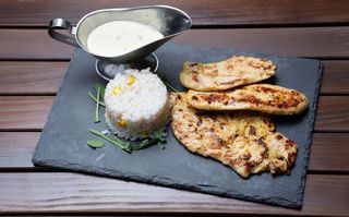 Pileći file sa žara