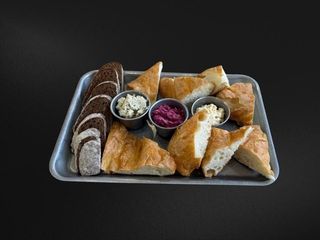 Хлібна тарілка з трьома видами намазки (260/120g)