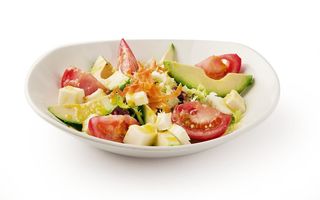 Ensalada De Aguacate Con Queso Fresco Y Nueces