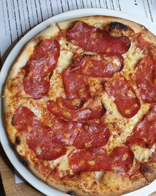 Pizza Salame Pikantne 30cm