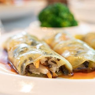 Canelón de verduras chinas