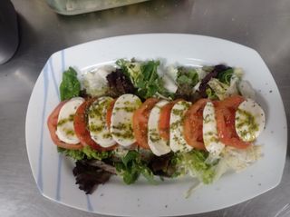 Típica Ensalada Tricolor