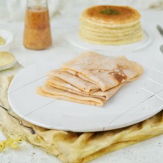 Palačinka banana, med, orasi