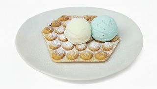 Bubble Waffle com Duas Bolas de Gelado