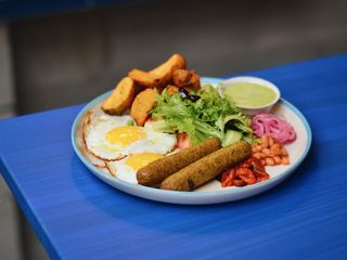 Сніданок з веганськими сосисками і картоплею (510g)