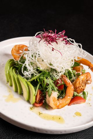 Салат з креветками, рукколою та авокадо (190г)