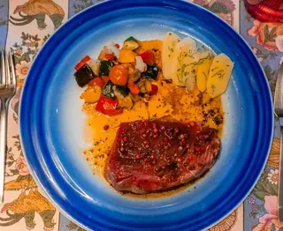 Atum Braseado com Molho de Ervas