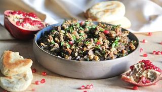 კუჭმაჭი ნიგვზით