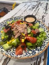 Салата с риба тон (400г)