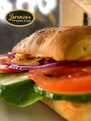 Sandwich cu piept de pui