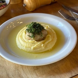 Парова котлета з картопляним пюре